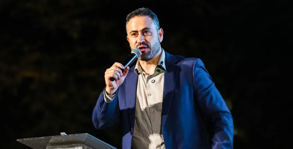 Kiko Celeguim ironiza críticas por morar em Mairiporã: "Sou pagador de imposto aqui"